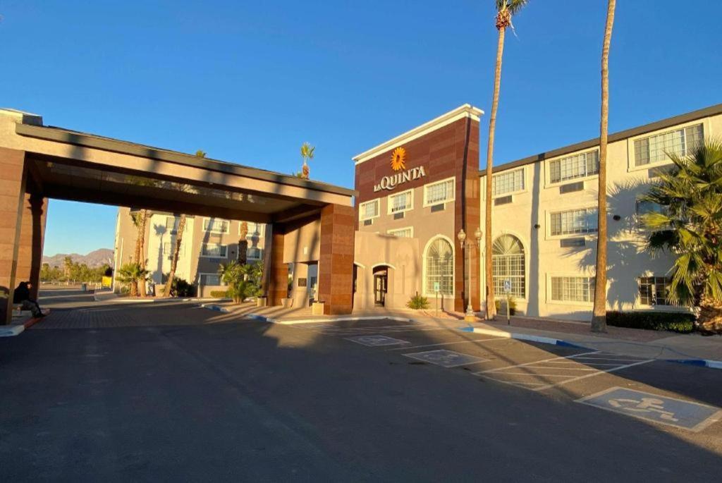 Baymont By Wyndham Safford Hotell Eksteriør bilde